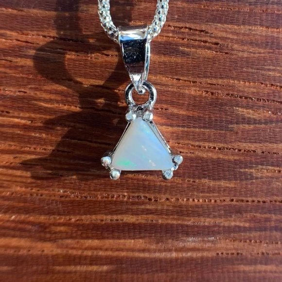 Beautiful Diagonal Patterned Triangular Cut Opal 18” 1mm Popcorn Necklace - Picture 6 of 8